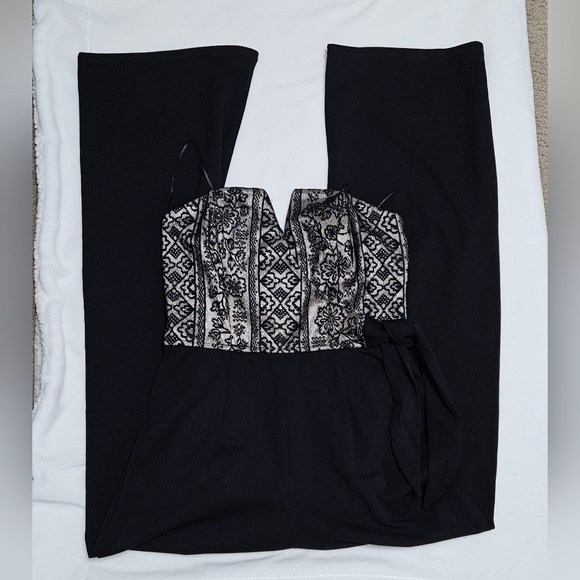 Francesca's Venice Strapless Front Tie Jumpsuit (Size small) - Picture 2 of 10